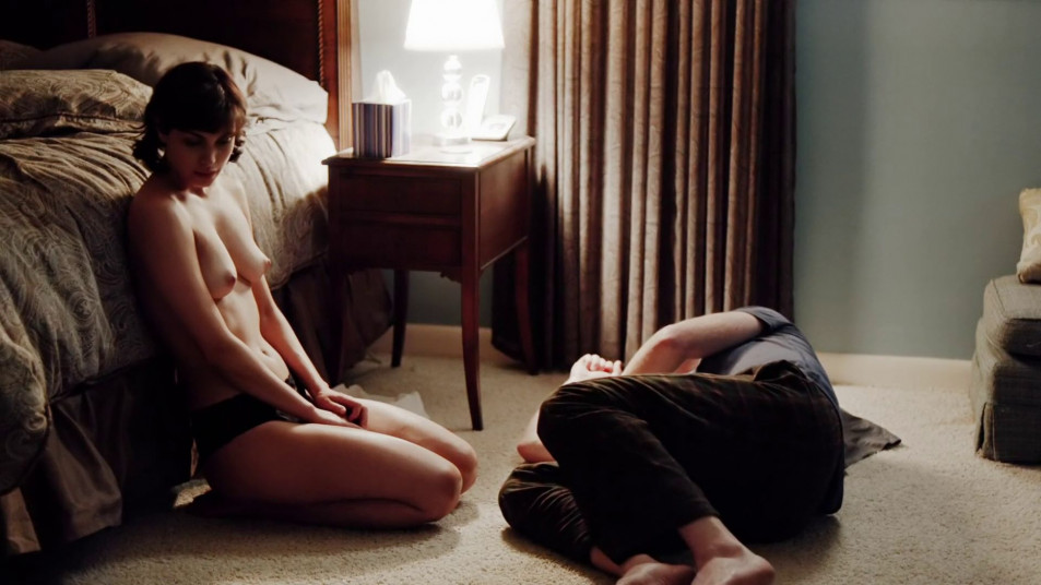 Morena-Baccarin-Nude-Sex-Scenes-screencaps-27.jpg