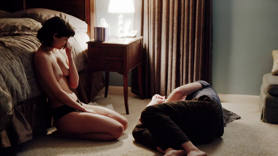 Morena-Baccarin-Nude-Sex-Scenes-screencaps-28.jpg