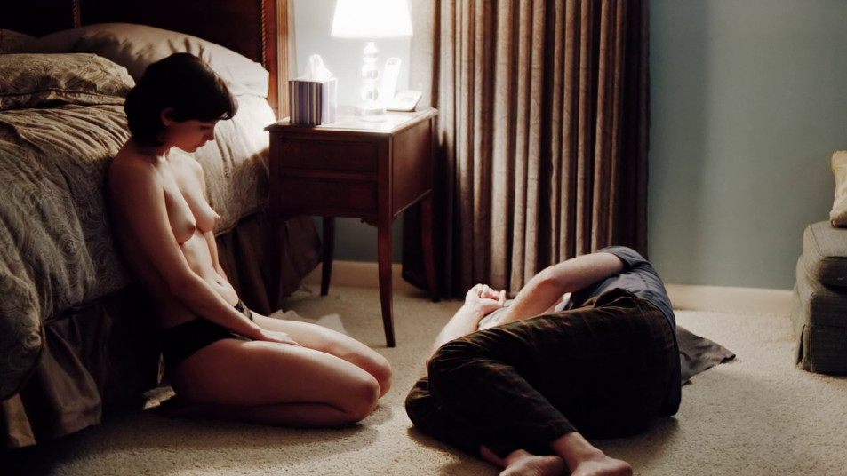 Morena-Baccarin-Nude-Sex-Scenes-screencaps-29.jpg