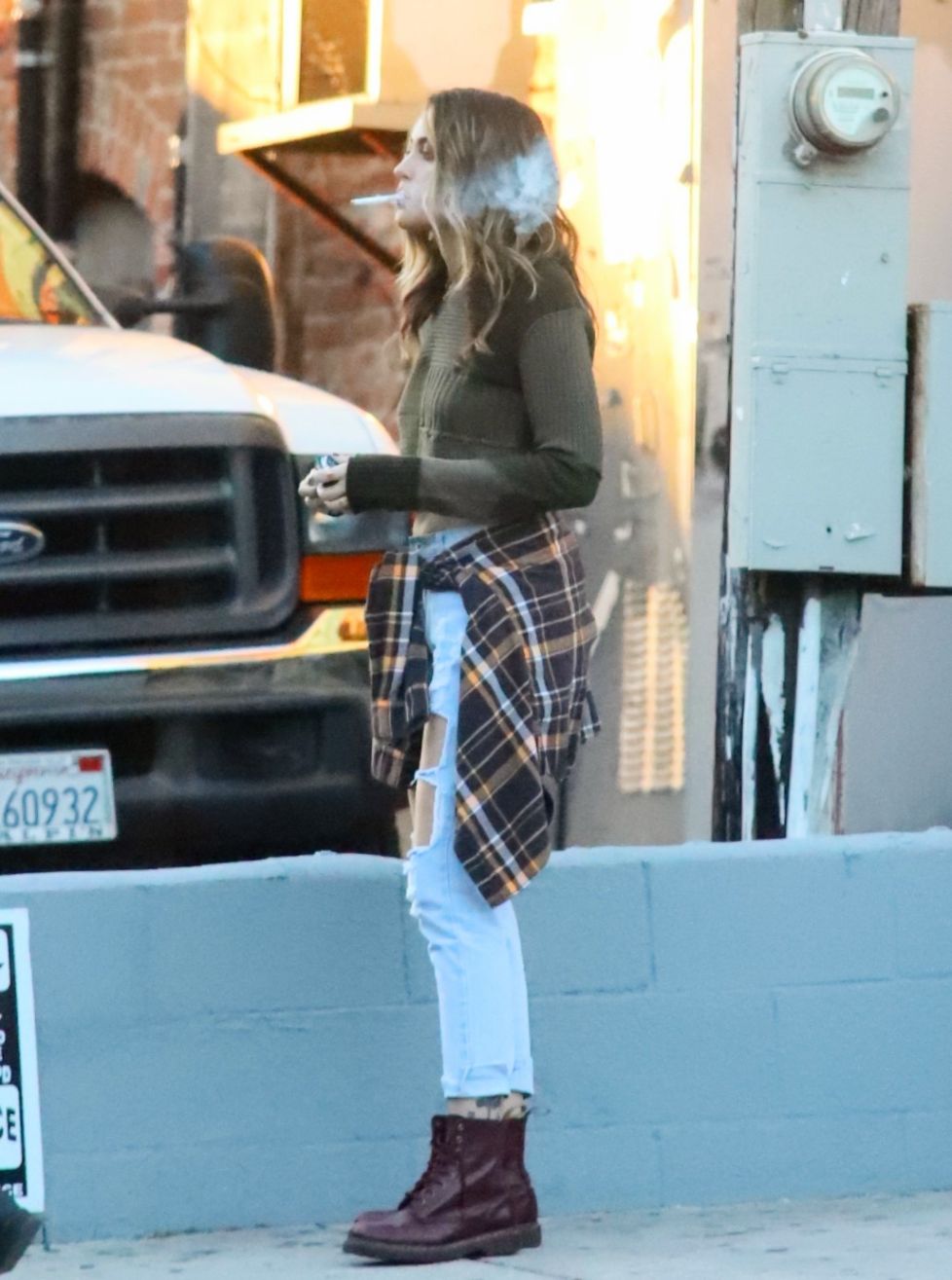 Paris-Jackson-Smoke-Break-28.11-5.jpg