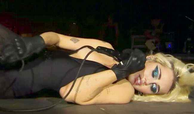 Miley-Cyrus-Brazil-Concert-Nipple6.jpg
