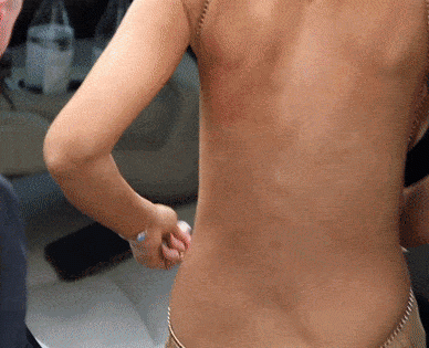Lady-Victoria-Hervey-oops-gif-5.gif