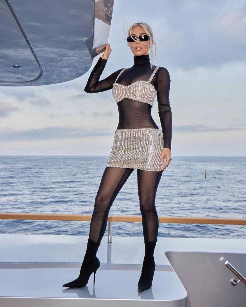 Kim-Kardashian-Hot-3.jpg