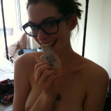 Celebrity-Topless-Anne-Hathaway-1