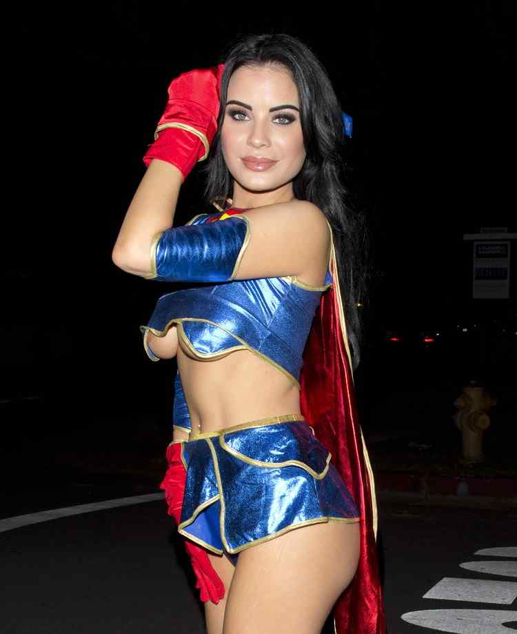Carla-Howe-halloween-Nip-Slip-2.jpg