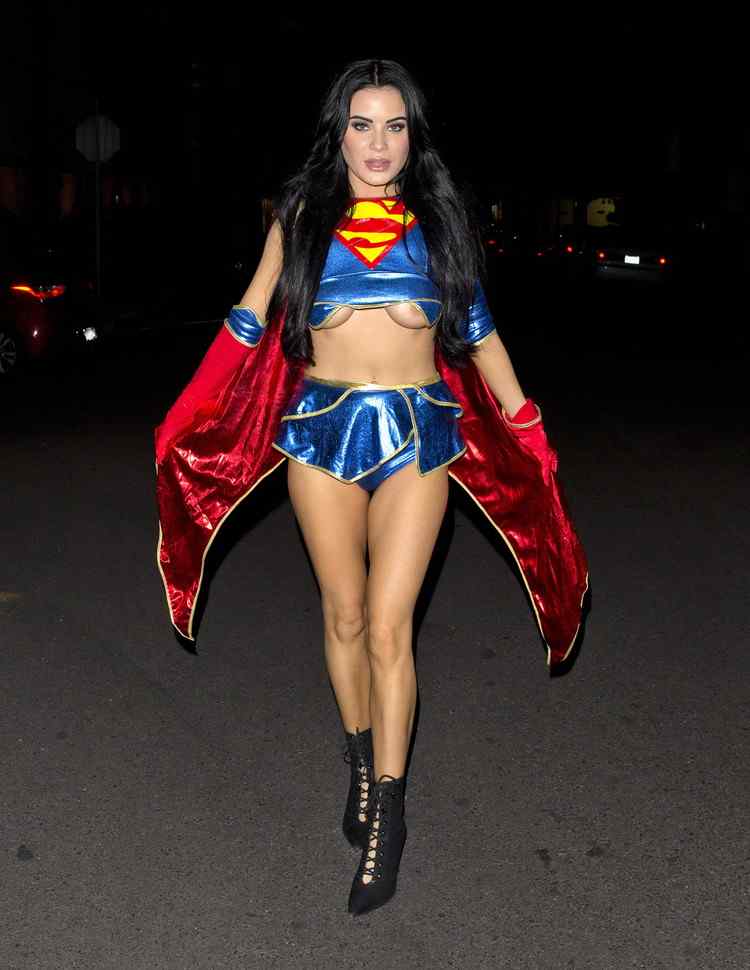 Carla-Howe-halloween-Nip-Slip-4.jpg