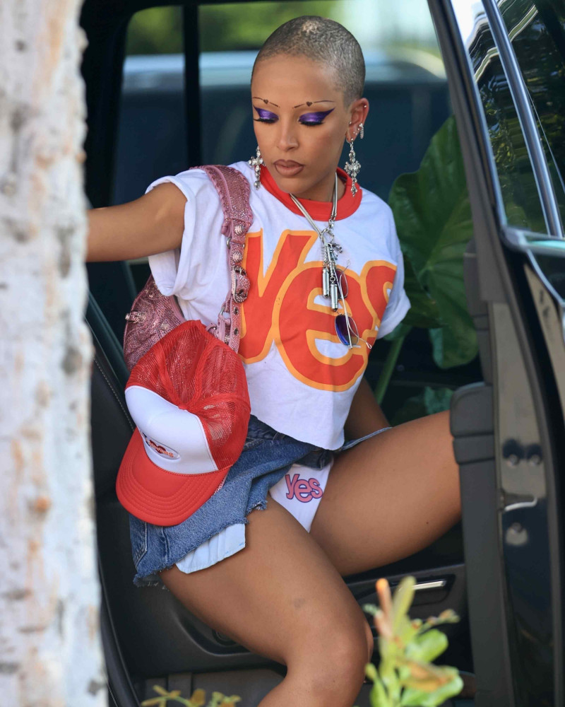 Doja-Cat-Upskirt-1.jpg